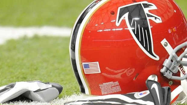 red-falcons-helmet